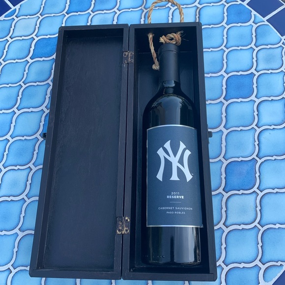 Golf Theme Single Wine Bottle Wooden Storage Gift Box with Rope Carry Handle - Picture 2 of 5